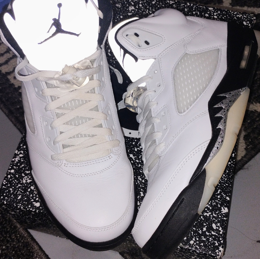 Jordan Men's White and Black High-Top Sneakers